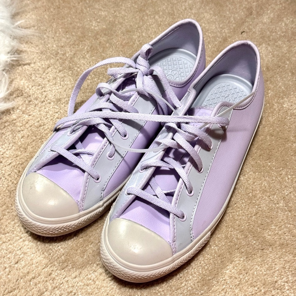 NWoT Converse Lavender Women's Sneakers size 9